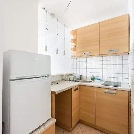 Appartement Metro Rondo Onz Yellow By Bookinghost Varsovie