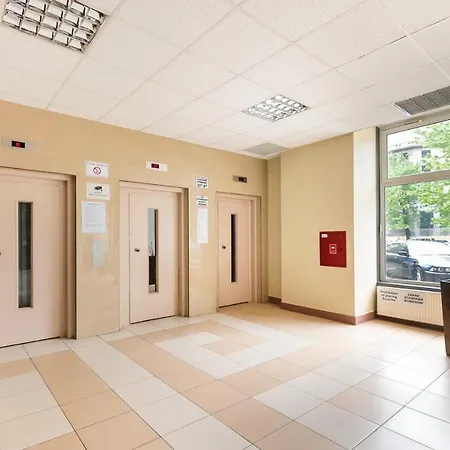 Metro Rondo Onz Yellow By Bookinghost *