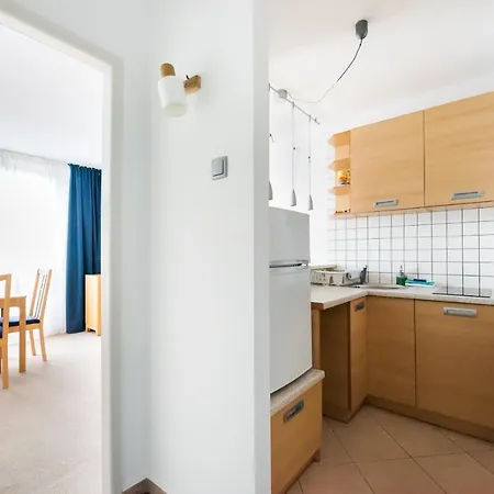 Metro Rondo Onz Yellow By Bookinghost *