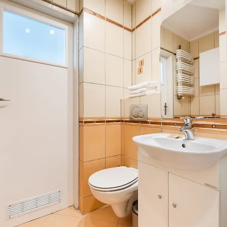 Metro Rondo Onz Yellow Varsavia